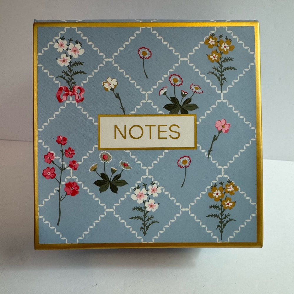 Floral Boxed Note Holder and Pen Set